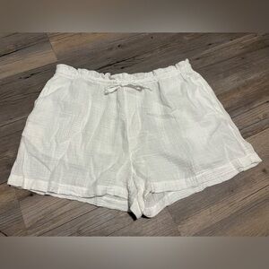 Universal Threads cover shorts large new with tags